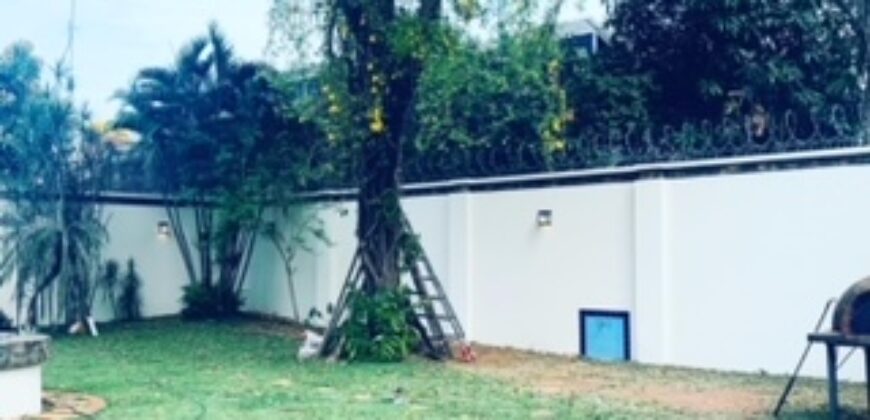 Alquilo Fina Residencia en Villa Morra