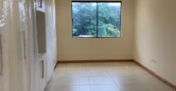 Vendo Duplex con Piscina de 3 Dormitorios, Laguna Grande-San Lorenzo