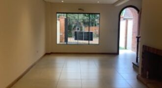 Vendo Duplex con Piscina de 3 Dormitorios, Laguna Grande-San Lorenzo