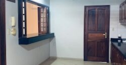 Alquilo Fina Residencia en Villa Morra