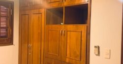Alquilo Fina Residencia en Villa Morra