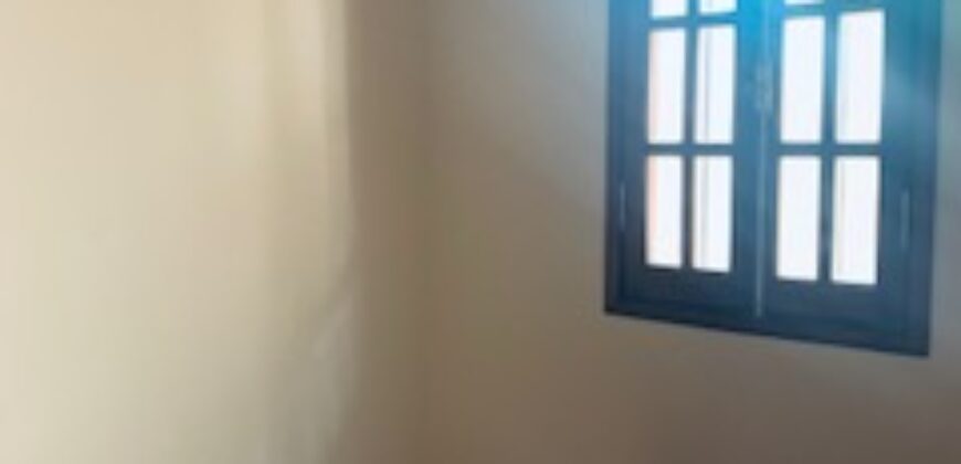 Alquilo Fina Residencia en Villa Morra