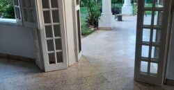 Vendo Hermosa Casa en Barrio Residencial Mburucuya